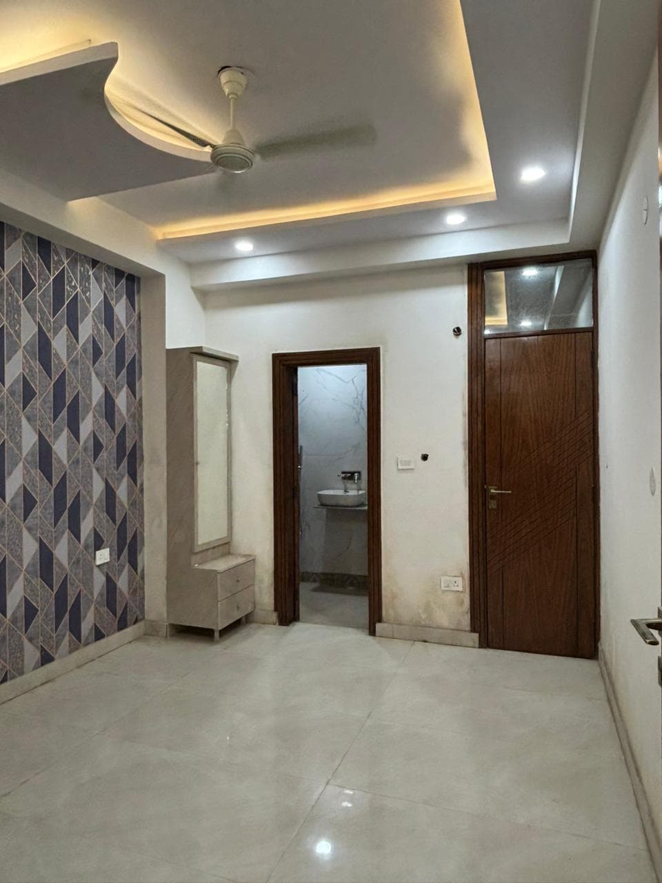 Bedroom with en-suite access