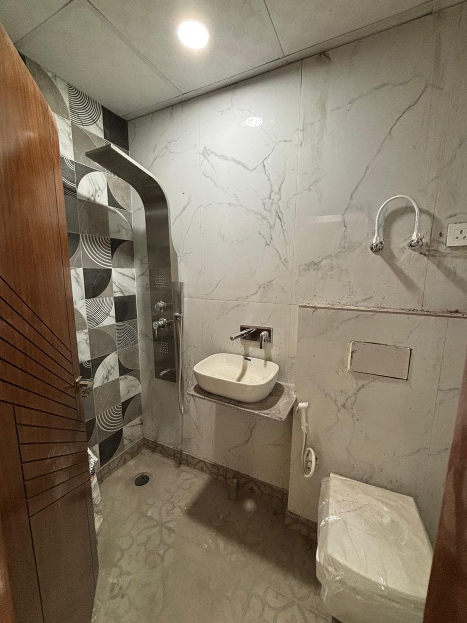 Bathroom in full marble finish