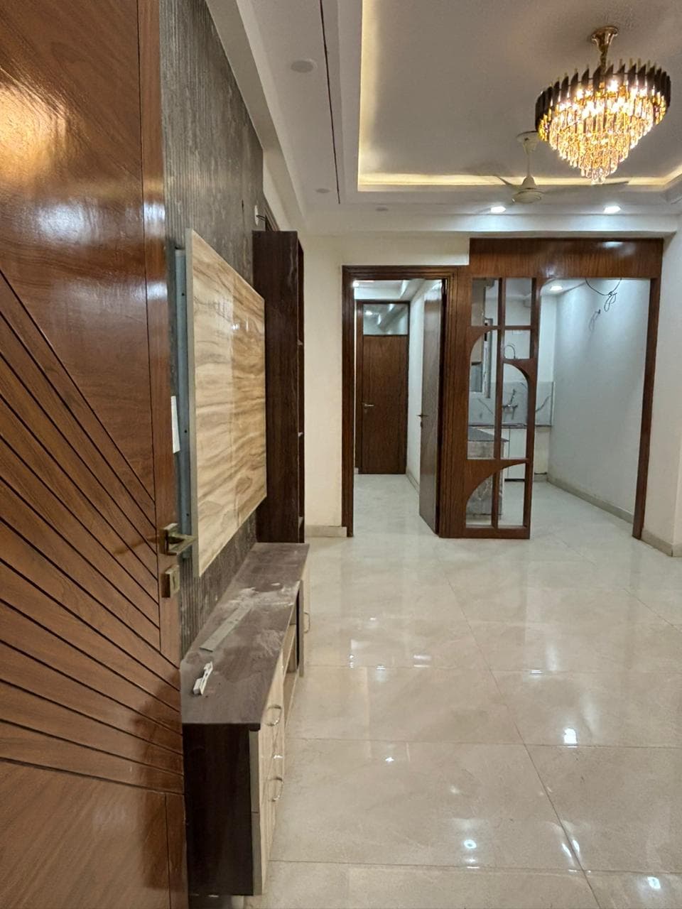 Entrance foyer & living passage